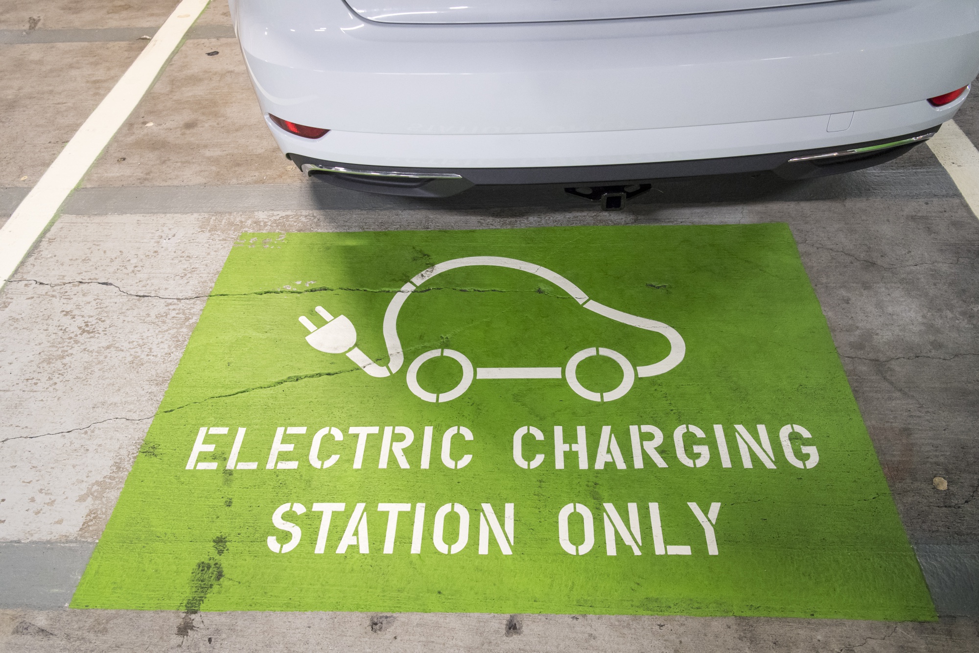 These Electric Vehicle Chargers Will Come to You - Bloomberg