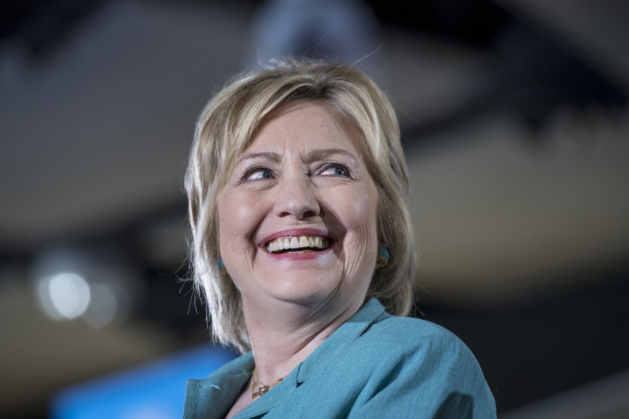 クリントン氏にメールと財団めぐり新たな火種-大統領選まで78日残す Bloomberg