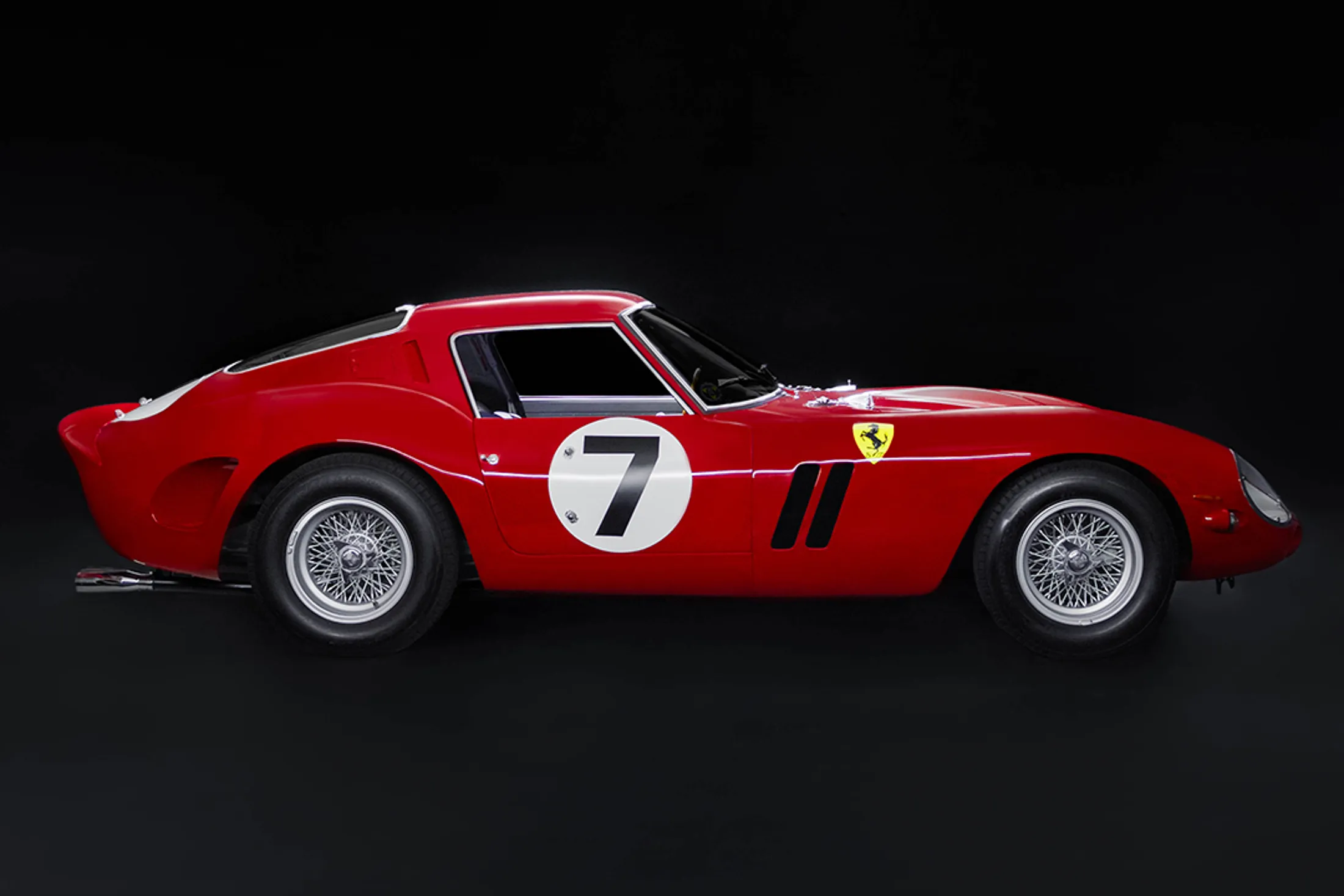 A 1962 Ferrari Race Car Sets Record in Auction for $51.7 Million - Bloomberg