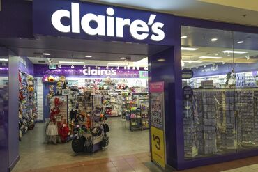 Canadian Businesses Getting Ready For Halloween And Christmas