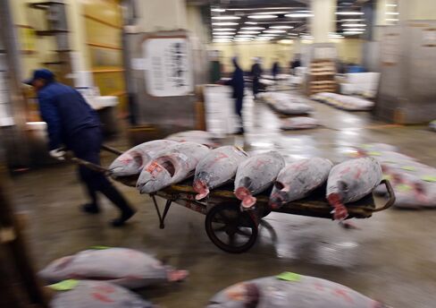 JAPAN-LIFESTYLE-FISHING-AUCTION-NEW YEAR-FOOD