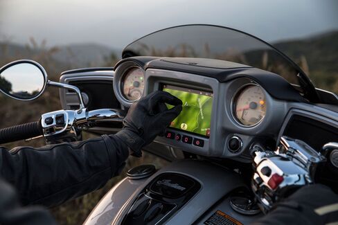 Indian's new navigation screen can be "pinched," just like an iPhone.