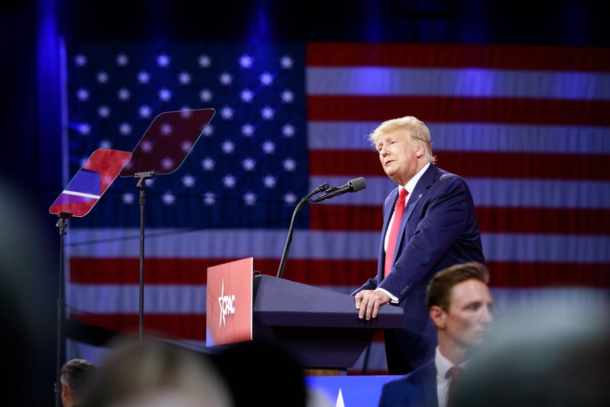 Donald Trump Lashes Out at Elon Musk and ‘Rotten’ Twitter Deal - Bloomberg