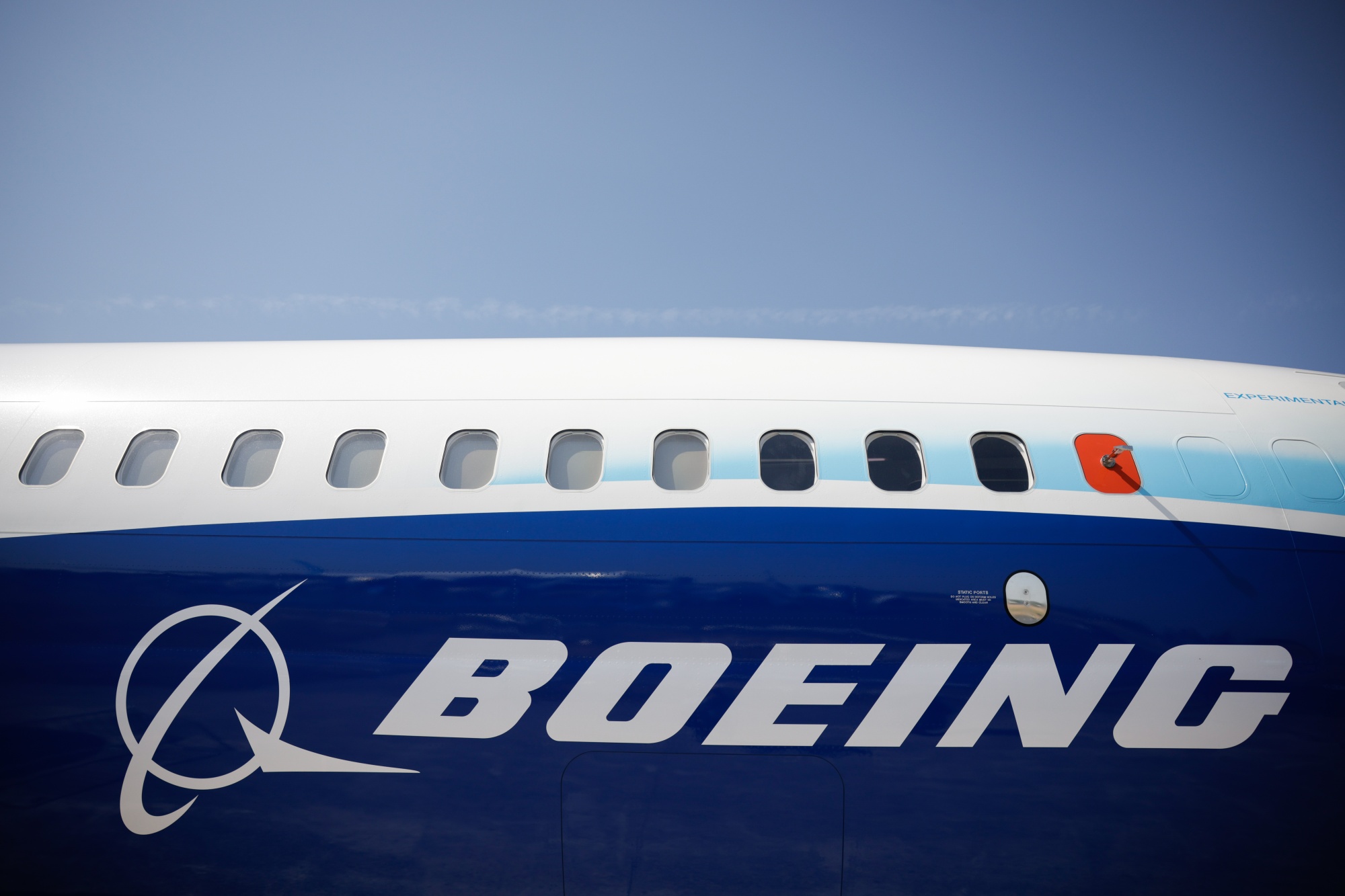 Boeing Plans to Cut 2,000 Finance, HR Jobs Despite Hiring Spree - Bloomberg