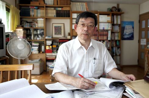 Seismologist Katsuhiko Ishibashi