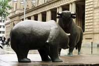 Bull and Bear in front of the German stock exchange in Frankfurt.