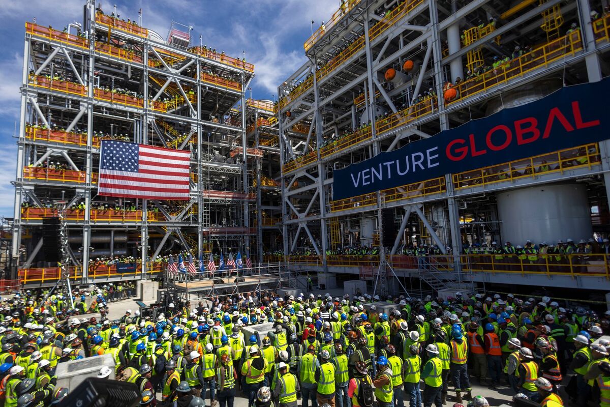 Venture Global Put Buyers Gain Nearly $2 Million as Shares Slump