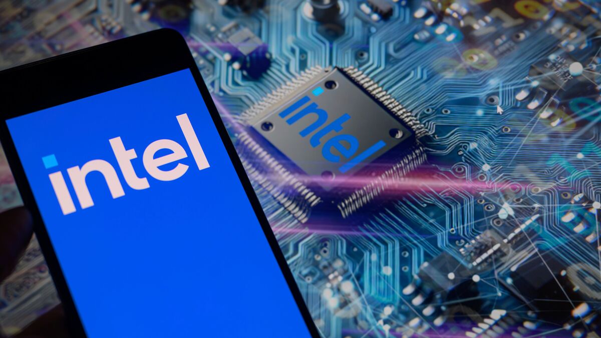 Unpacking Trump's 10% Intel Stake With Futurum's CEO
