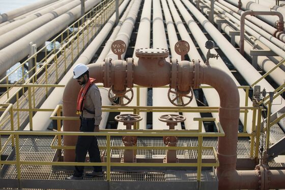 OPEC Wrangle Puts UAE’s Ambitions on Display