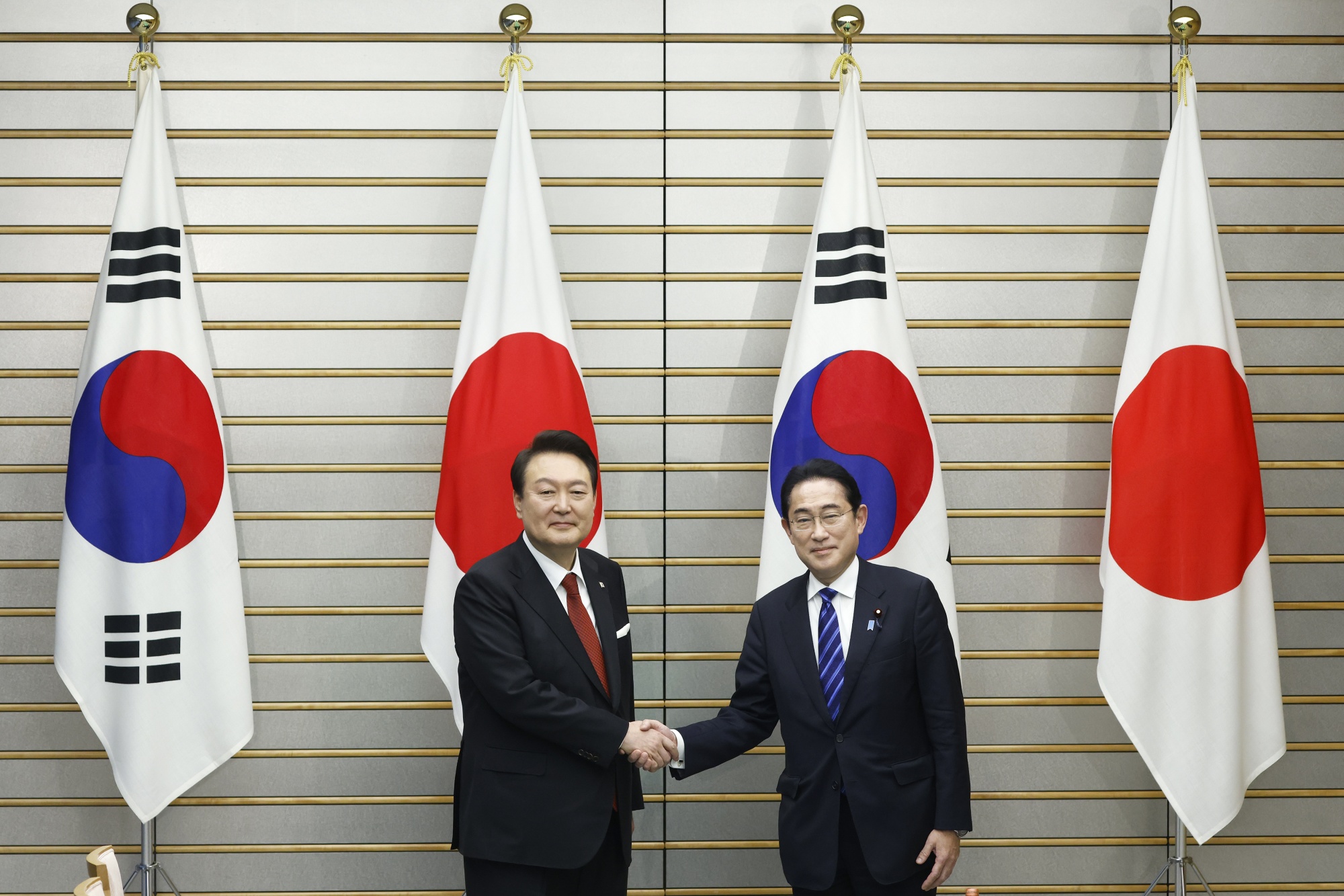 Japan PM To Hold First Formal Summit In Seoul, South Korea In Over A ...