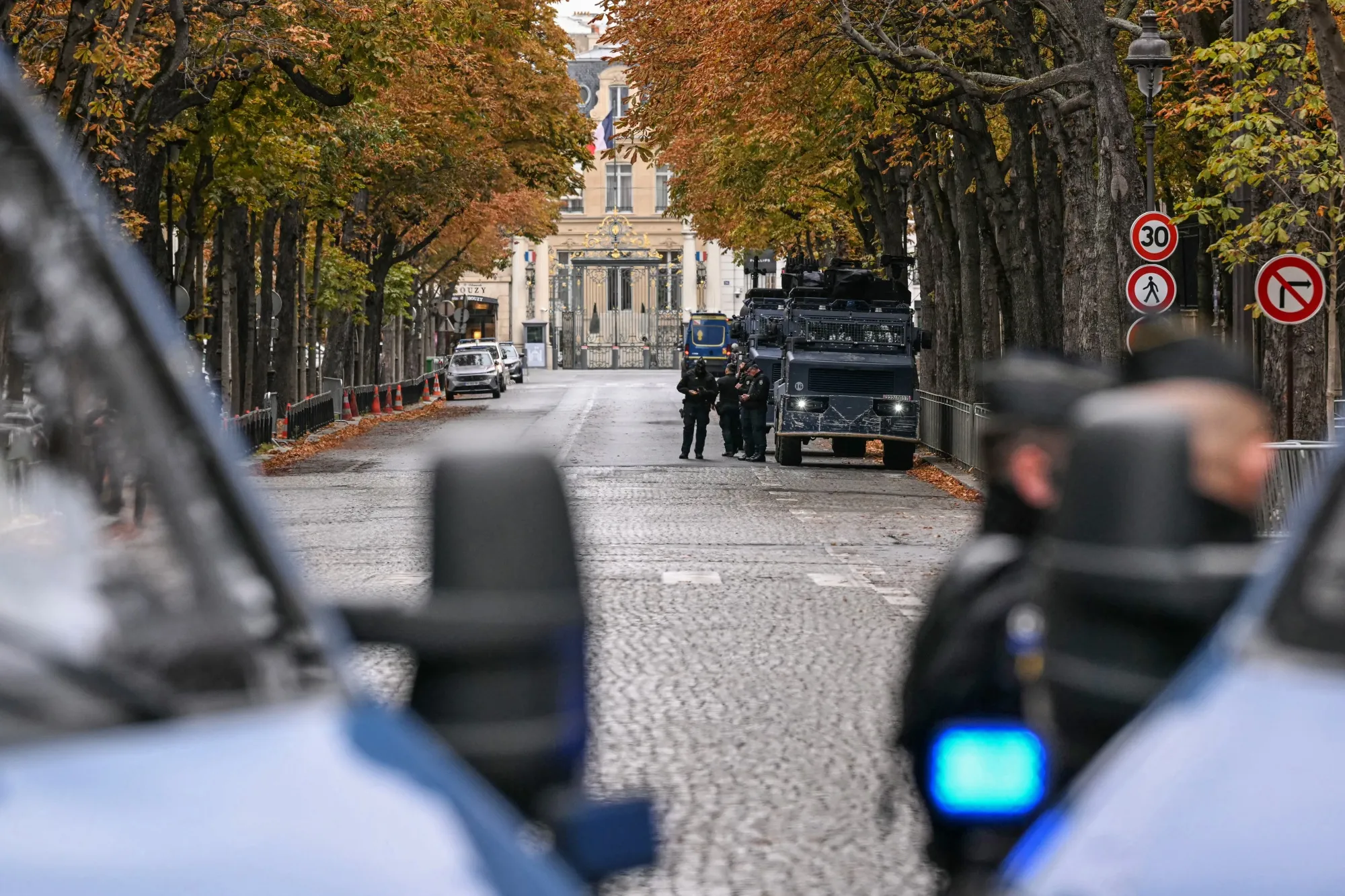 France on Edge as New Protests Raise Fears of Violence, Looting - Bloomberg