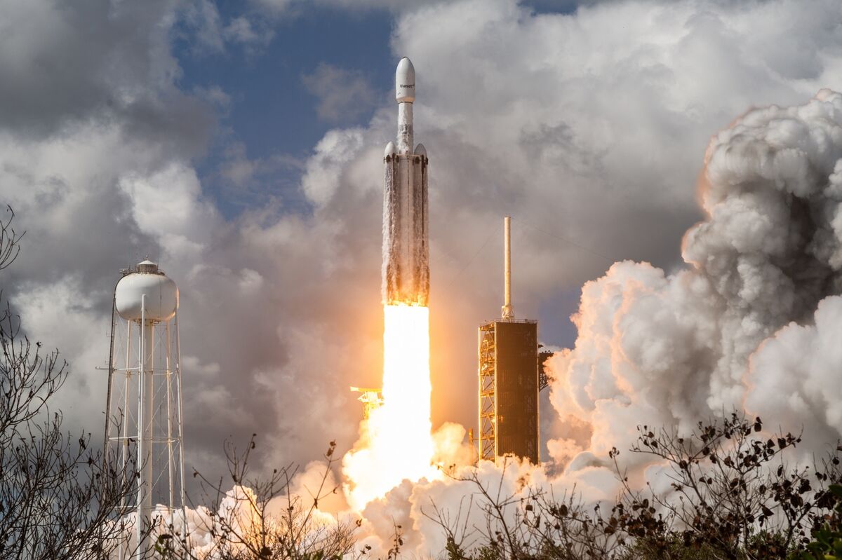 SpaceX IPO Requires a Leap of Faith in AI, Musk and Mars