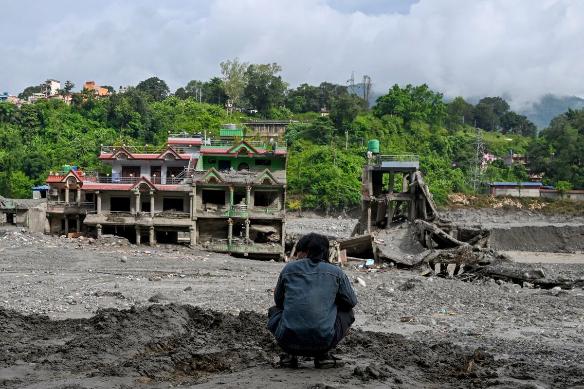 Nepal-China Glacier Flood Kills 919 With 4,800 Still Missing