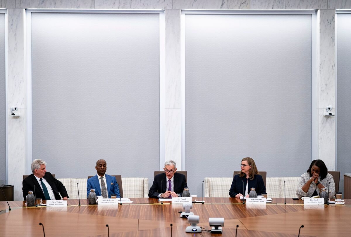 To Be a Fly on the Wall at This Fed Meeting
