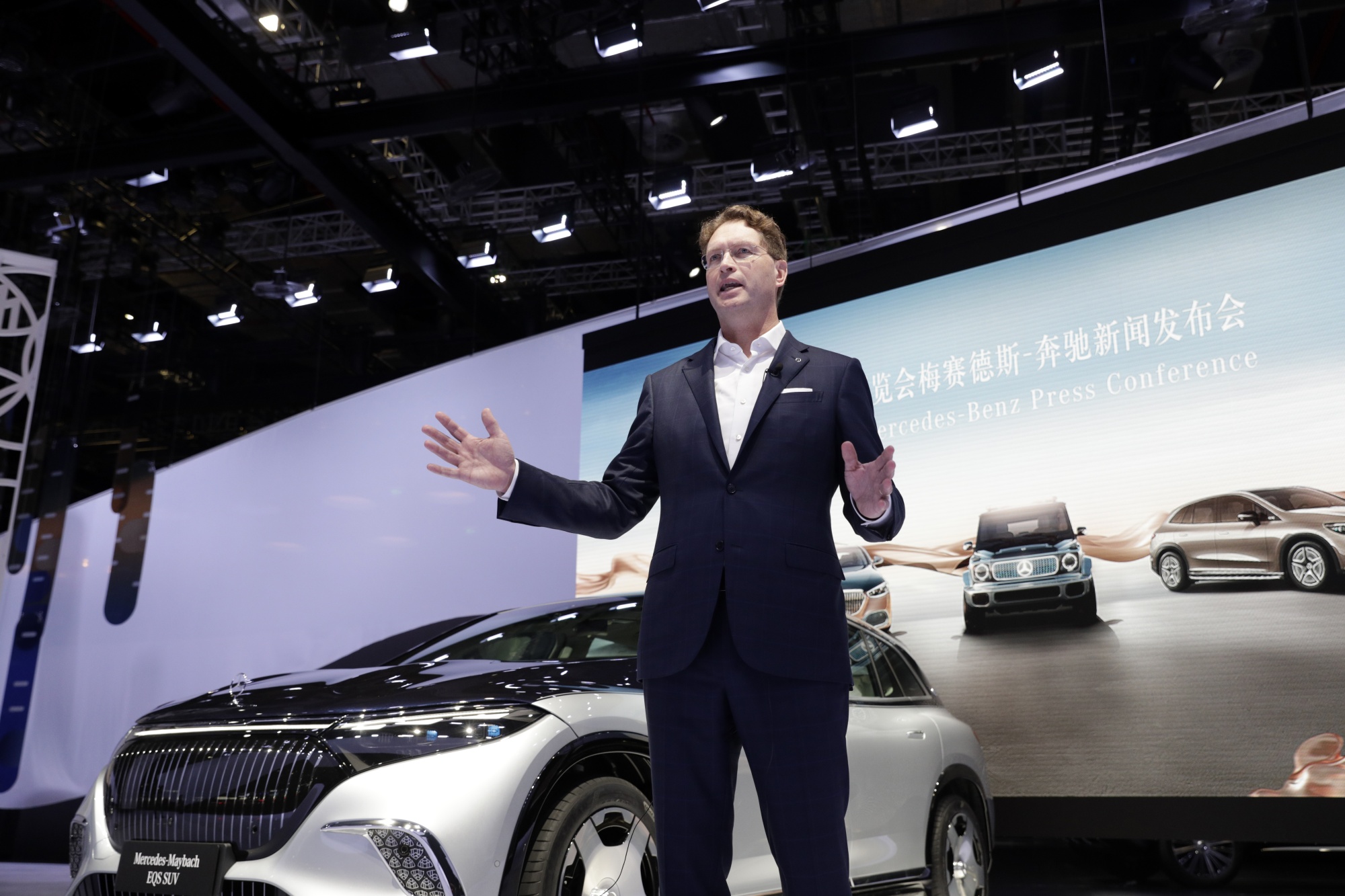 With Maybach Brand, Mercedes Says It Now Wants to Shock - Bloomberg