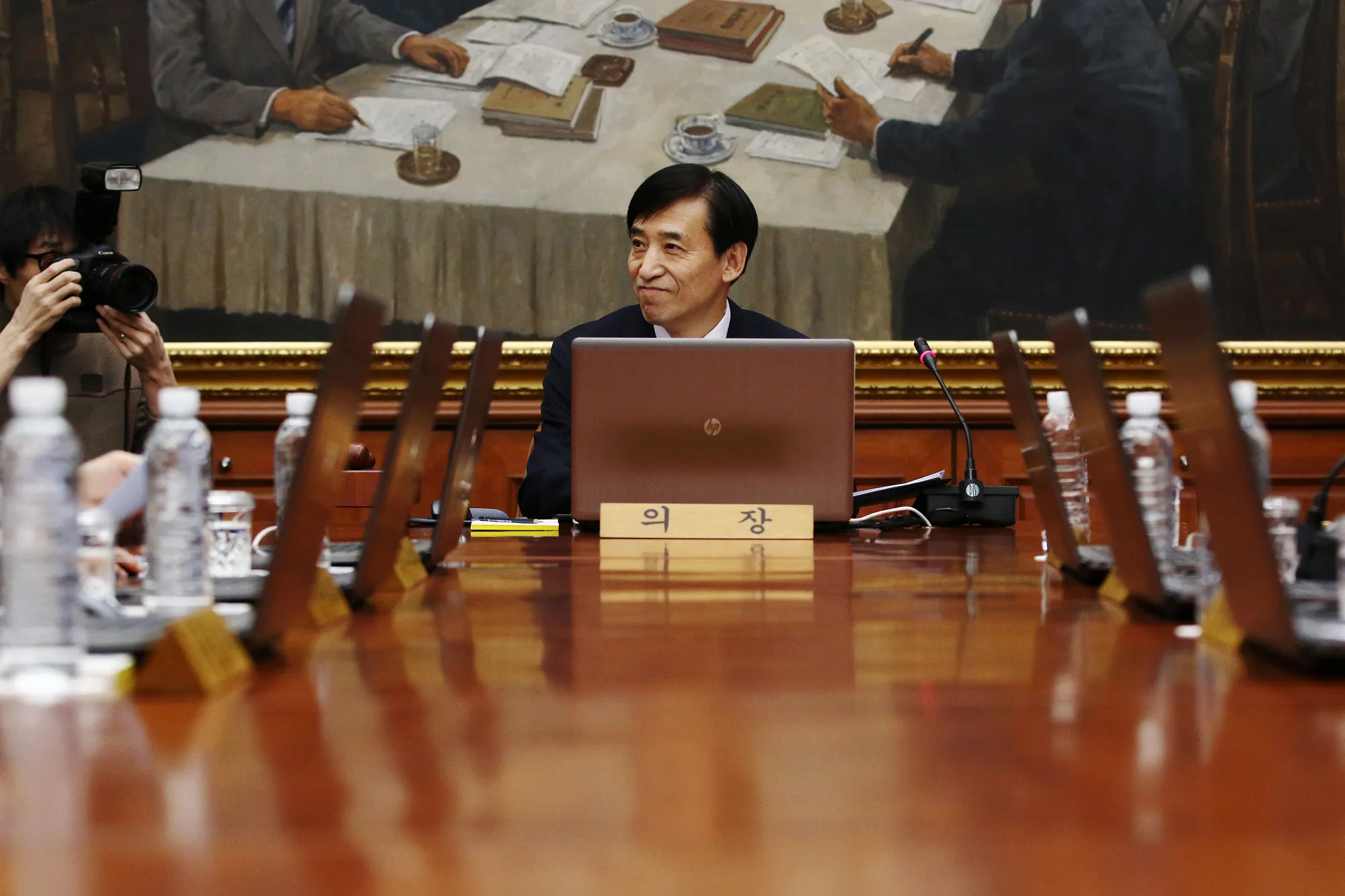 Lee Ju Yeol, governor of the Bank of Korea.
