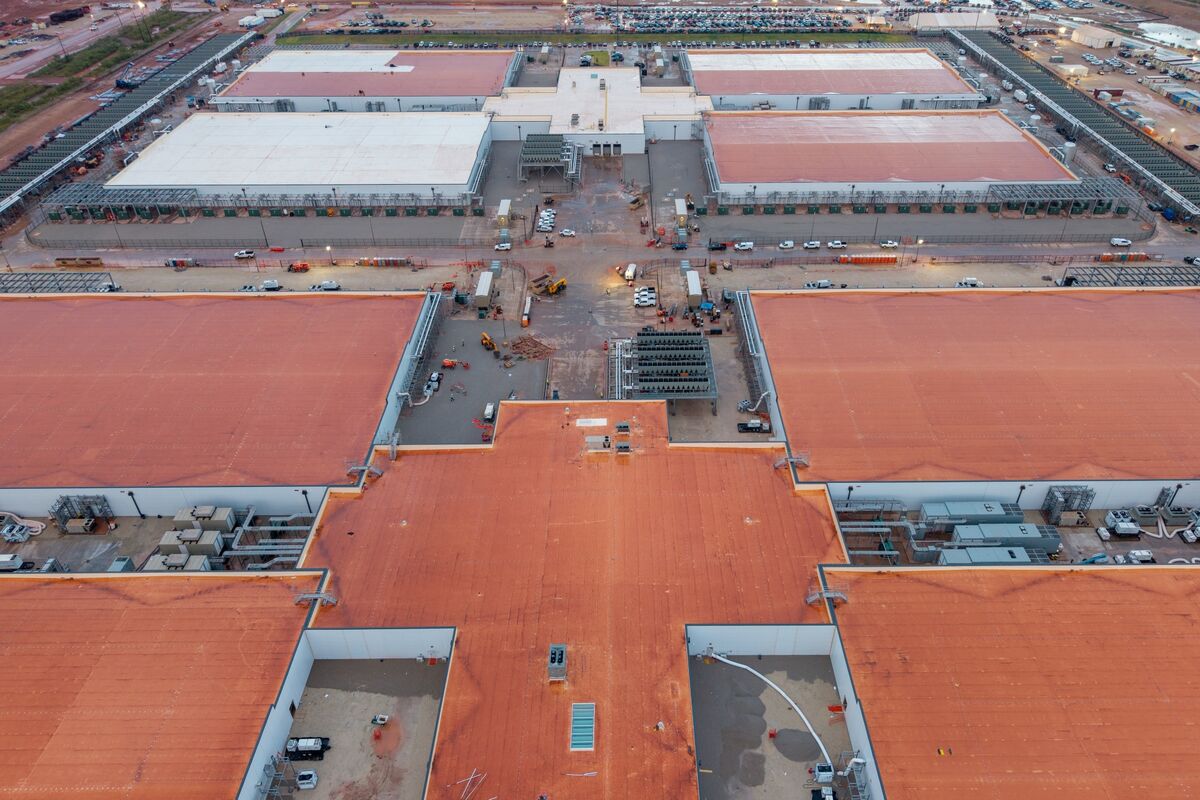 
                            The Former Academic Guiding OpenAI’s Trillion-Dollar AI Buildout