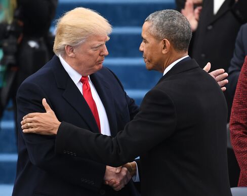 トランプ大統領とオバマ氏(1月20日の就任式典で)