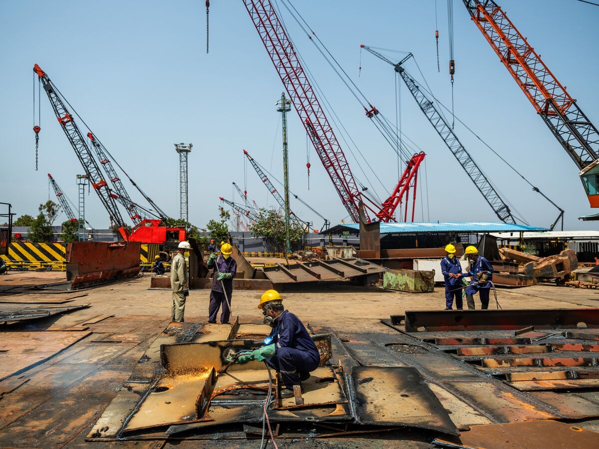 
                            India Eyes Bangladesh, Pakistan’s Top Spot With Perks for Recycling Dying Ships