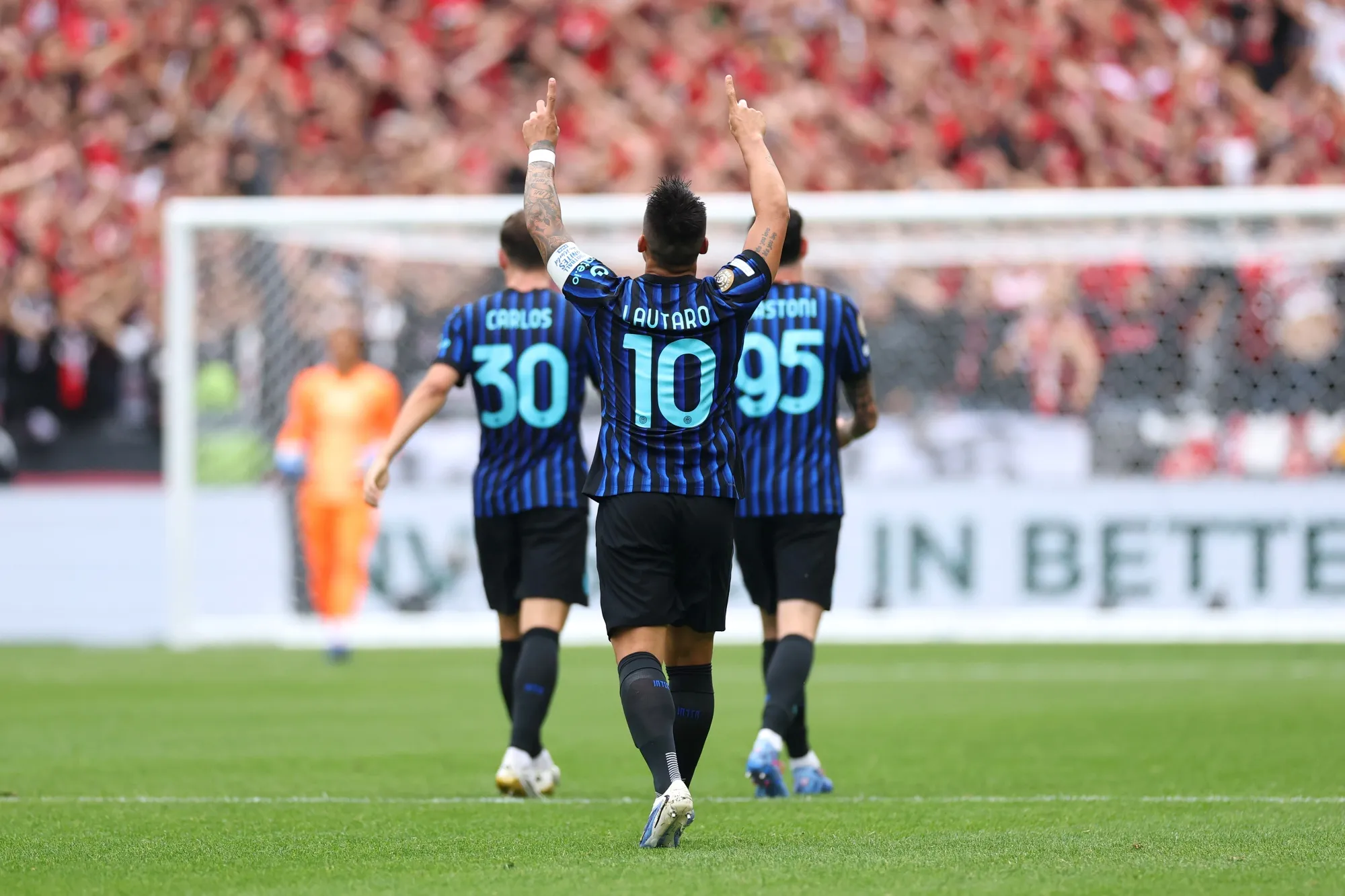 Inter Milan Places €350 Million New Private Debt to Repay Bonds - Bloomberg