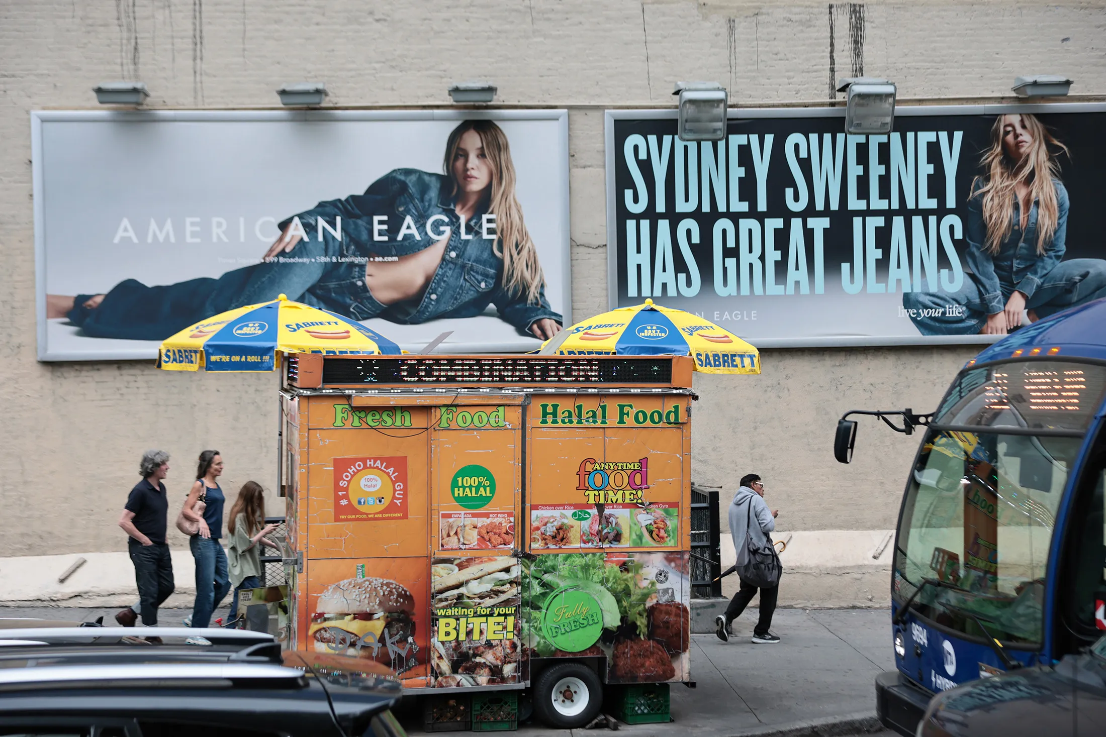 What American Eagle Did Right in Sydney Sweeney Jeans Ad Culture War -  Bloomberg
