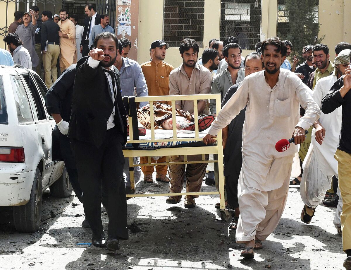 Worst Pakistan Bombing Since Lahore Easter Attack Kills 67 - Bloomberg