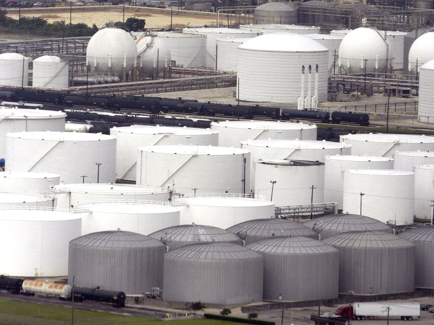 US OIL MARKETS