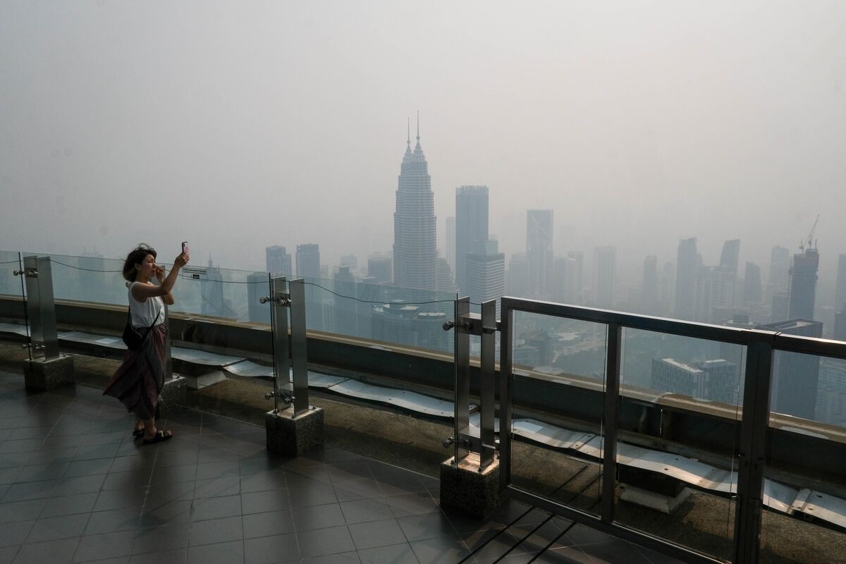 Malaysia Considers Carbon Tax at $3.60-a-Ton to Cut Pollution