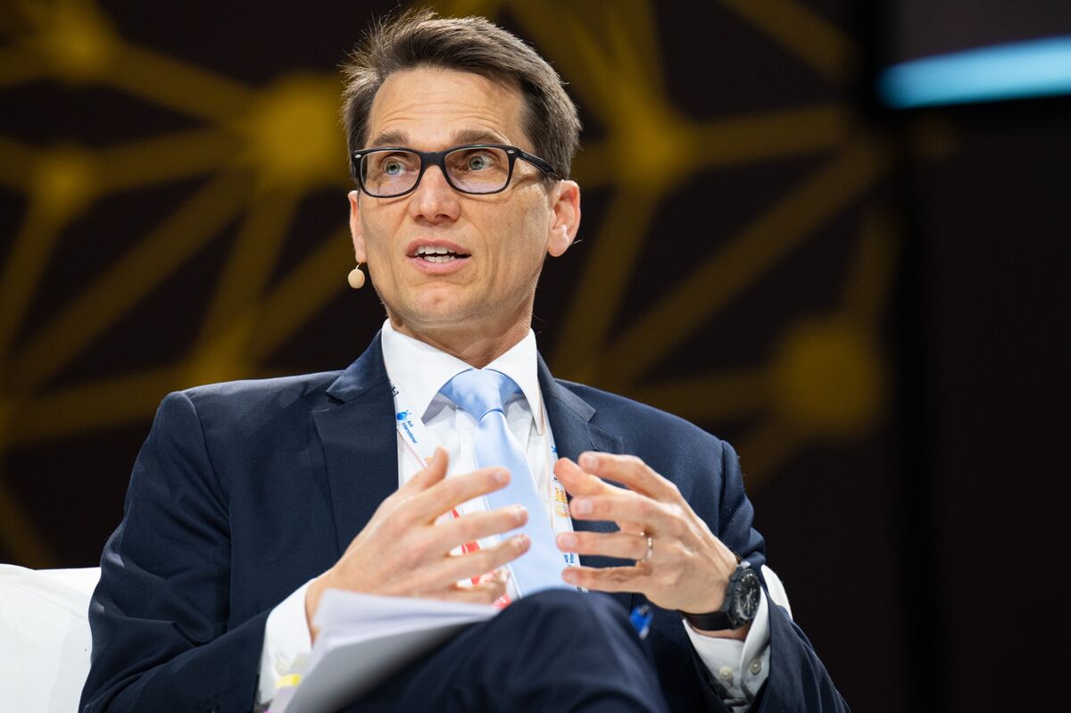 SNB Cuts Interest Rate to Zero in Effort to Stop Franc Inflows