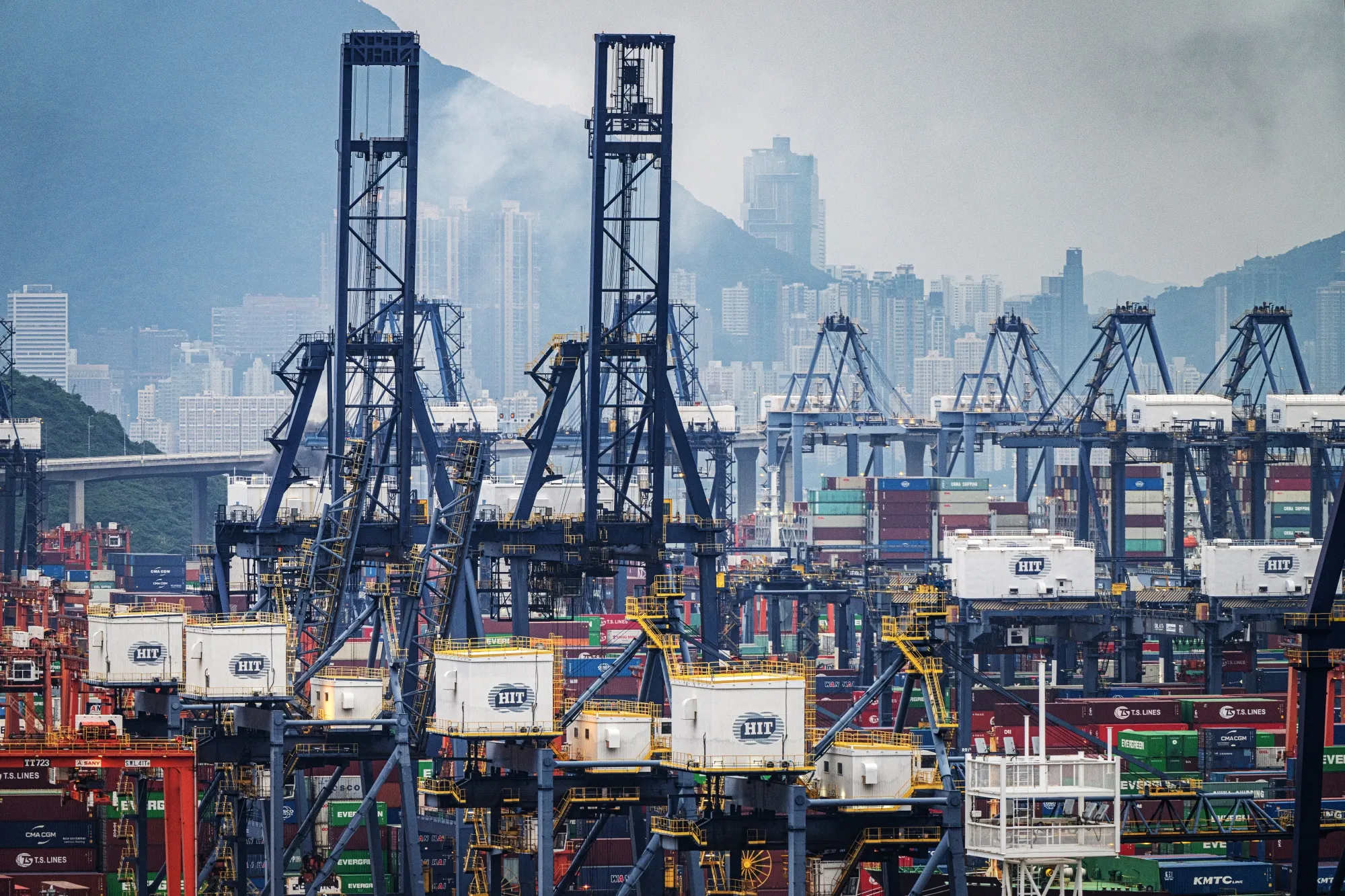 Hong Kong’s&nbsp;Gross domestic product&nbsp;grew 5.9% in the first quarter from a year earlier.
