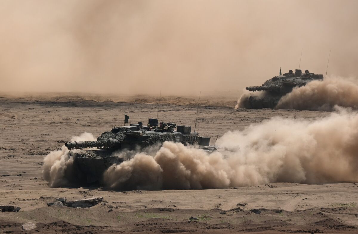 Ukraine Must Get German Leopard Tanks ASAP for the Next Phase of the War - Bloomberg
