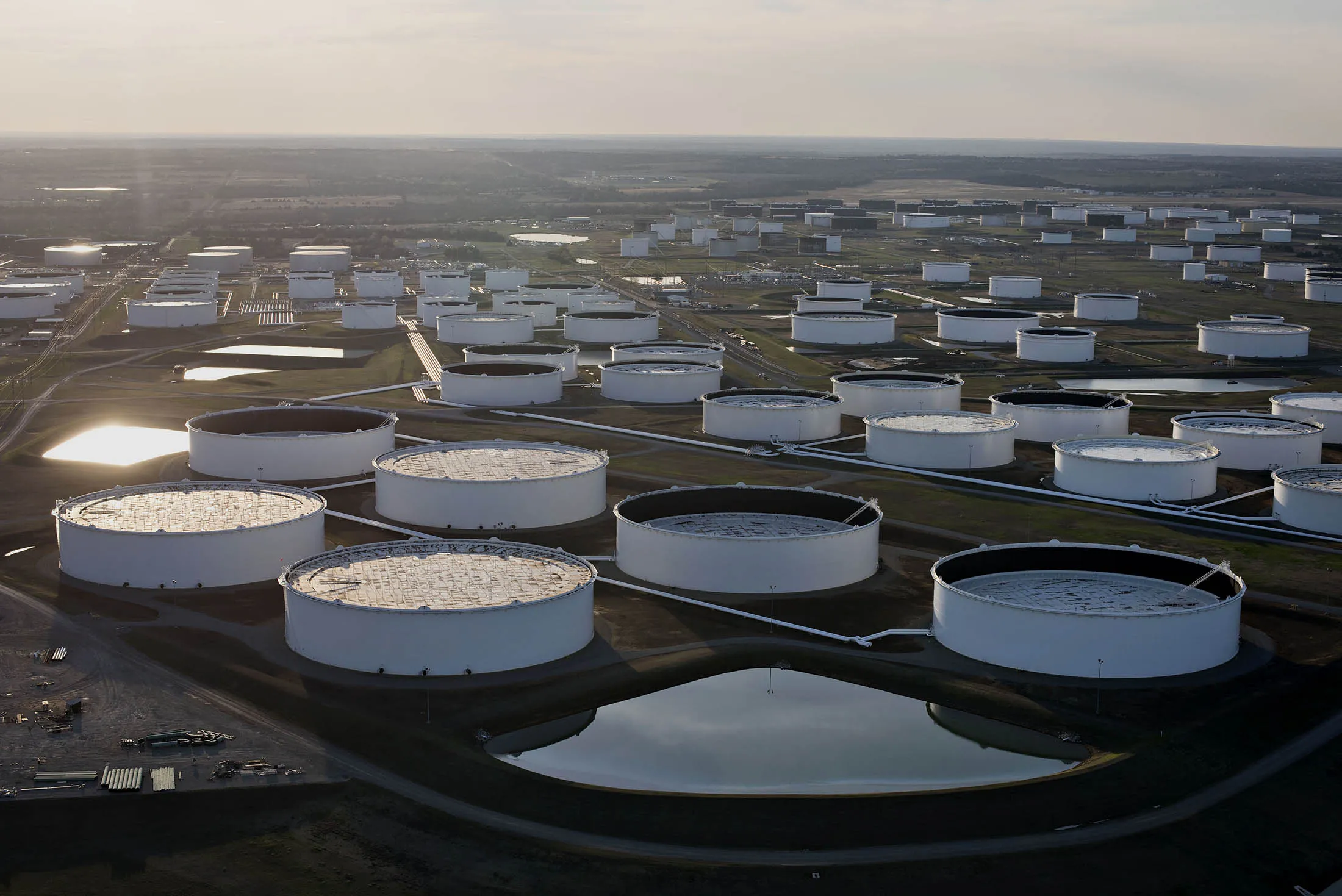 Oil storage tanks stand in Cushing, Oklahoma, U.S., on Tuesday, March 24, 2015.&nbsp;