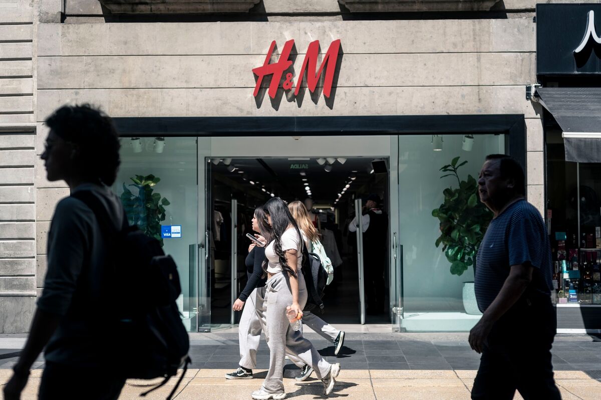 H&M Profit Misses Estimates as Turnaround Questions Persist