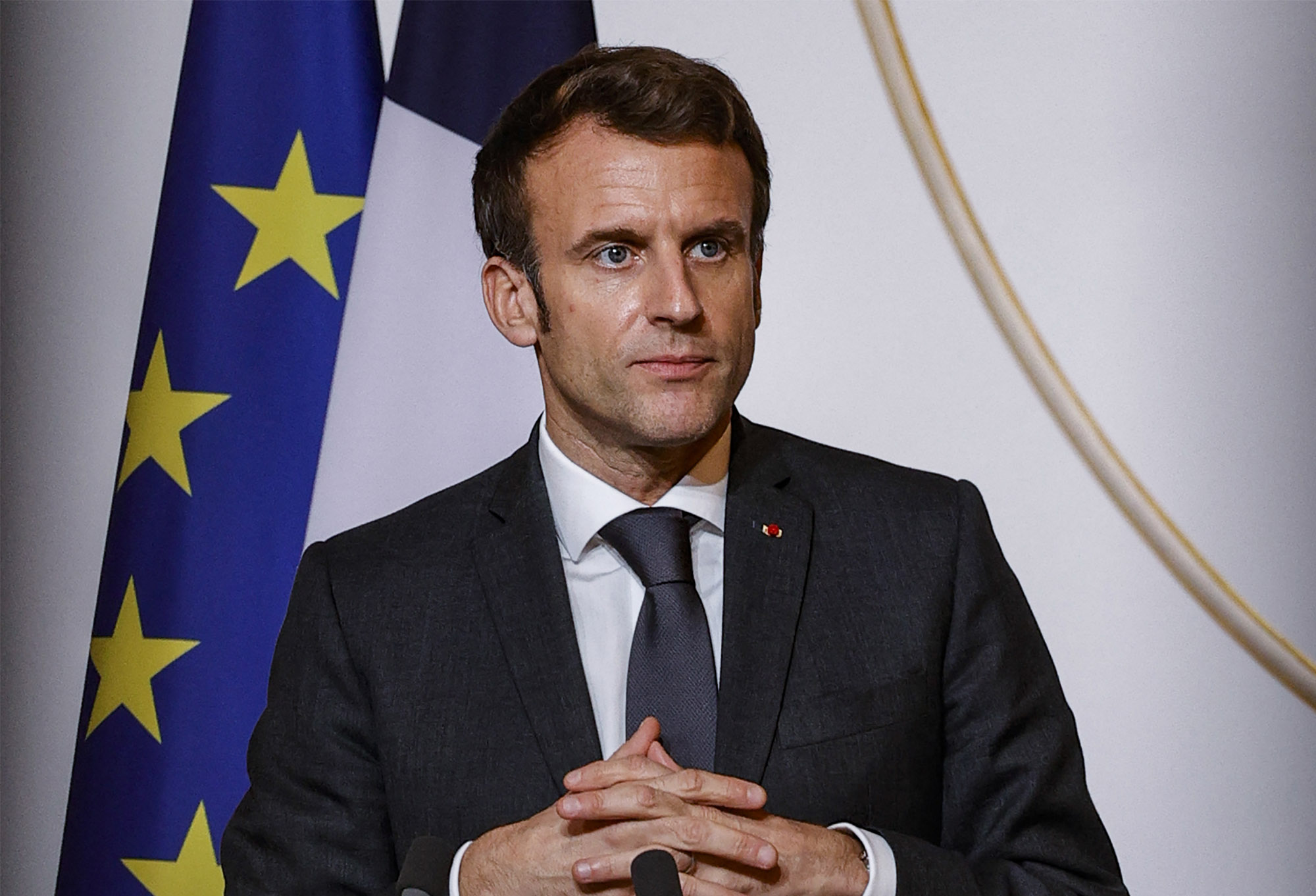 Macron’s Approval Rating Falls to 37 as French Election Looms Bloomberg