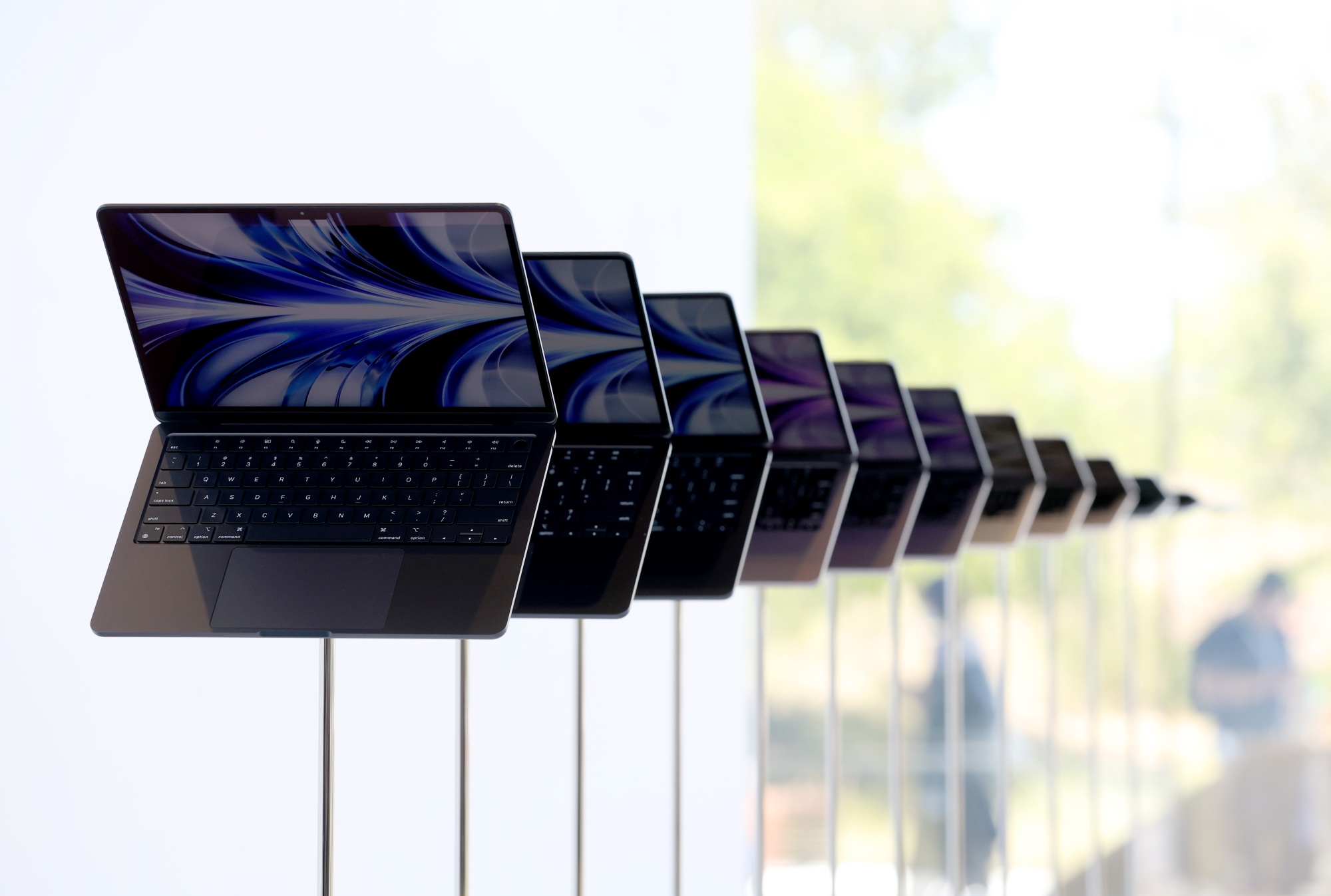 アップルがMacシリーズ刷新へ、新型「Ｍ４」チップ搭載－関係者 - Bloomberg