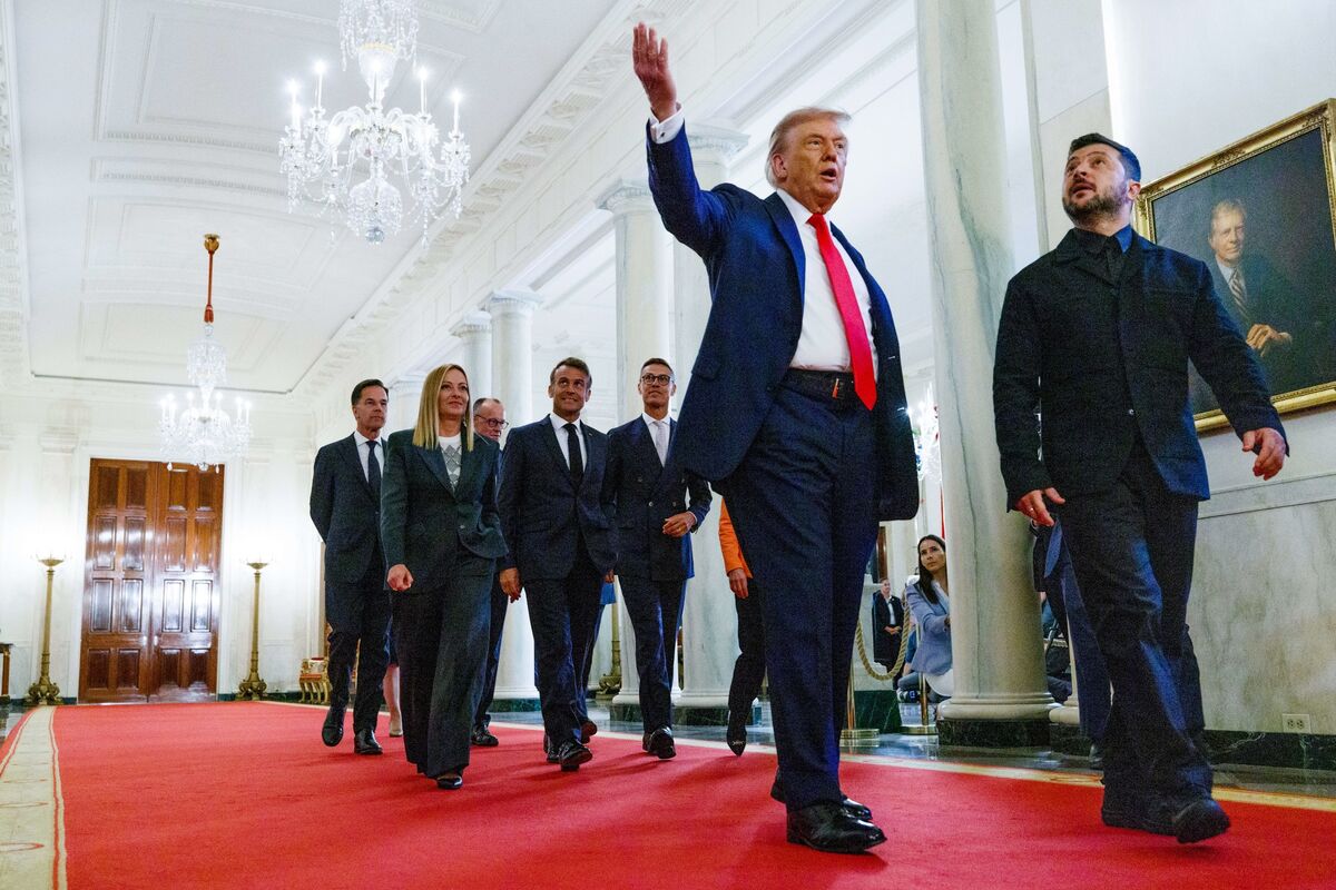 Trump will Ukraine-Gipfel von Selenskyj und Putin, eigene Rolle als  Vermittler - Bloomberg