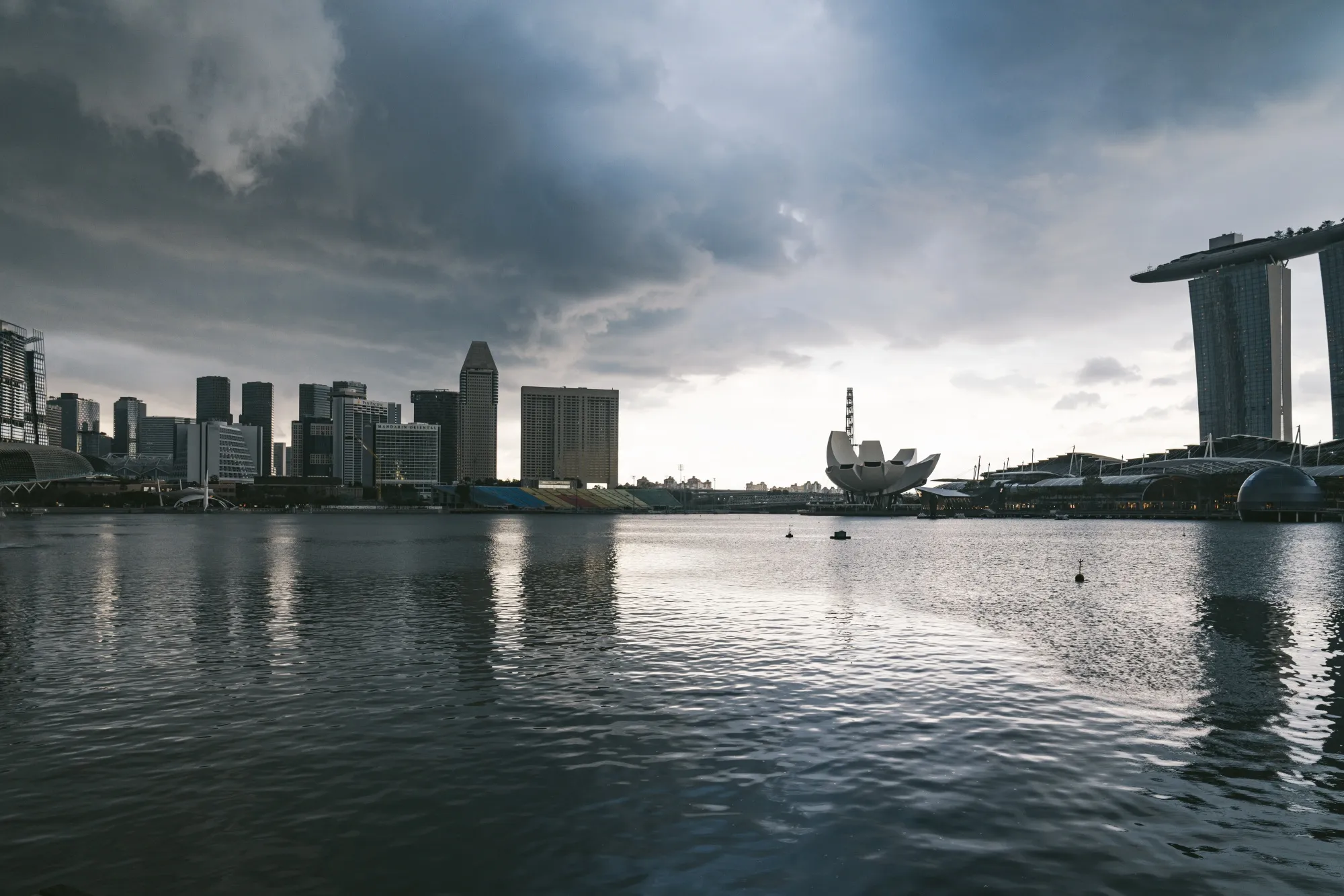 Singapore Boosts Virus Package to 11% of GDP, Tap Reserves 