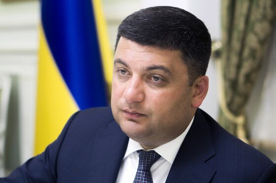 Ukrainian Premier Threatens to Quit If Anti-Graft Bill Fails