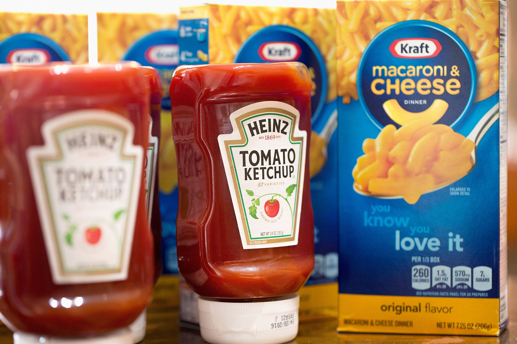 Kraft Heinz Takeover Bid Shakes Up Big Food and Its Slow Growth - Bloomberg
