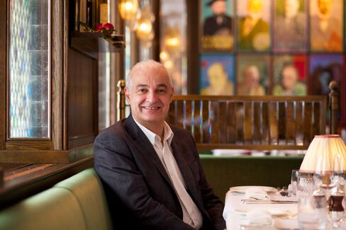 Fernando Peire, the restaurant director, is used to handling the celebrities who fill the restaurant.