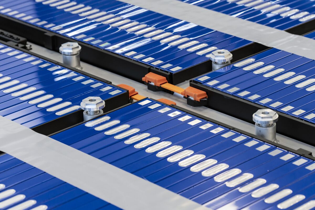 China Reminds Battery Makers to Resist Excessive Capacity Growth