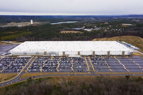 Amazon Workers Consider Unionizing at Several More U.S. Sites