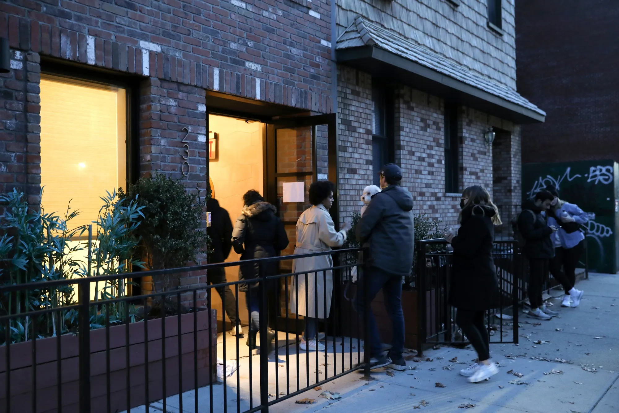 Prospective renters wait to enter an apartment during an open house in the Williamsburg neighborhood of&nbsp;Brooklyn, New York.&nbsp;