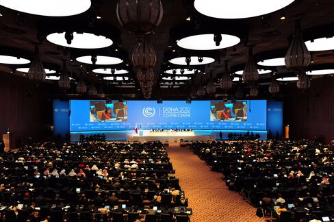 UN Envoys Work Toward Global Warming Agreement as Deadline Nears