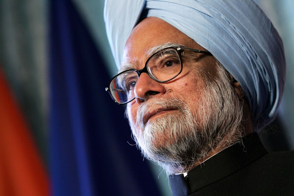 Former Indian Prime Minister Manmohan Singh Dies at 92