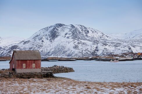 The amount of unmelted snow in Norway is 21 terawatt-hours more than usual for the time of year, according to Markedskraft. One terawatt-hour is enough to supply 200,000 average Swedish households with electricity for a year.