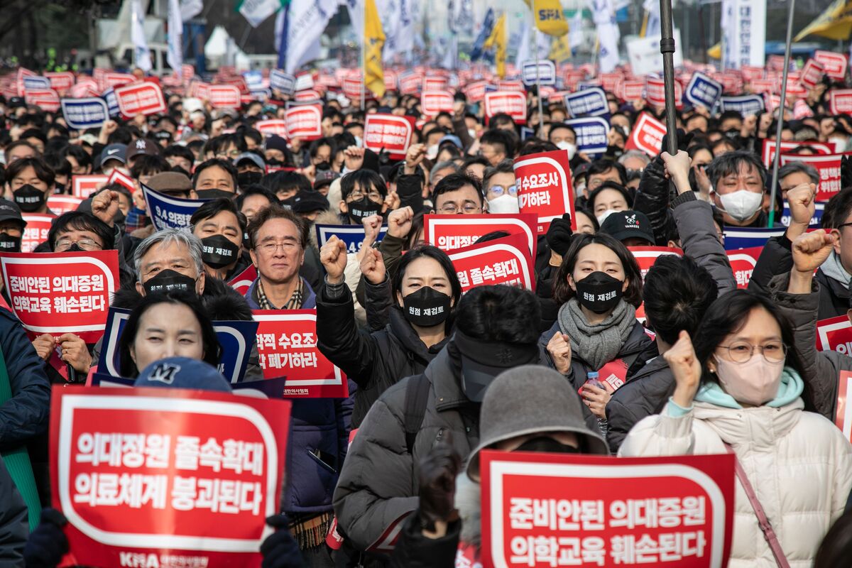 South Korea Trainee Doctors’ Protest Walkout Leaves Patients in Limbo ...