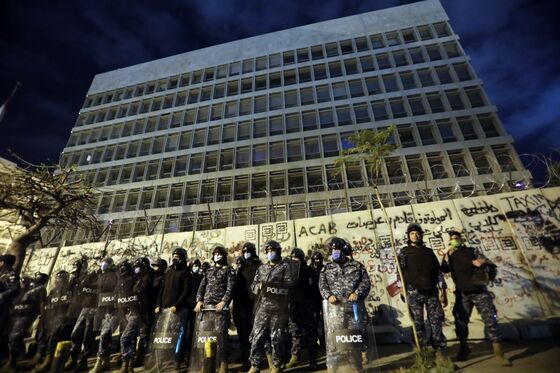 Lebanon’s Banks Urge Government to Avoid Domestic Debt Default