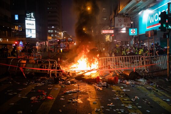 Clashes Intensify With Petrol Bombs and Fires: Hong Kong Update