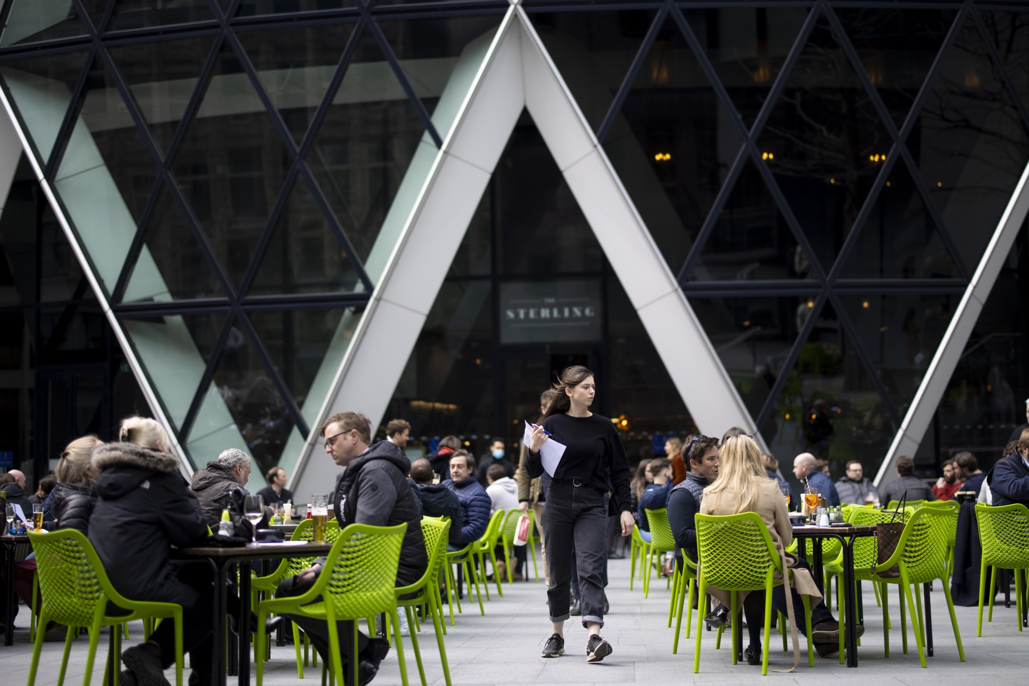 Outdoor diners in the financial district in London, U.K.